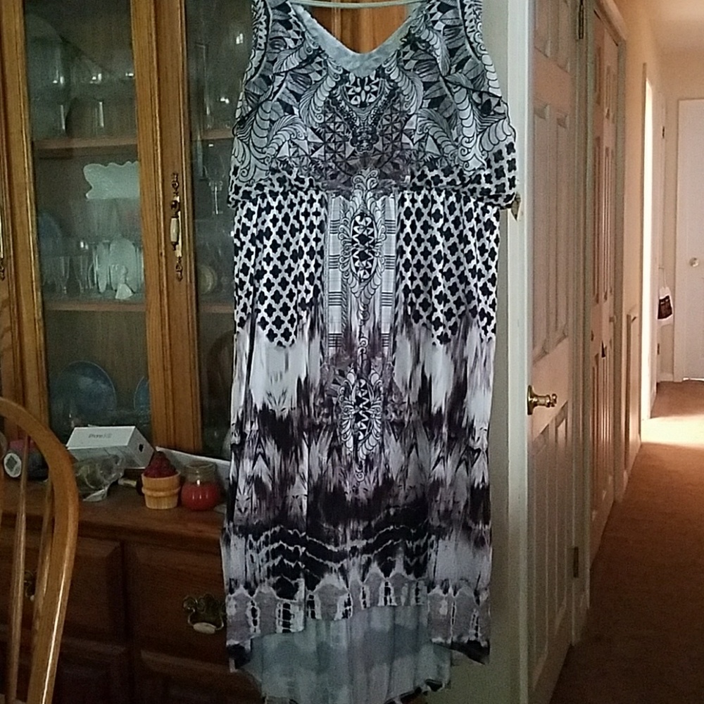 High-low sleeveless dress